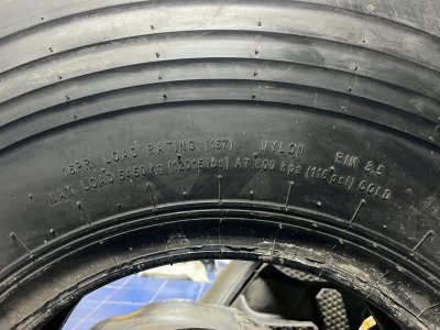 Шины на каток  13/80-20-16PR （AC601）